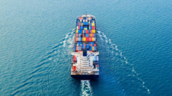 一艘法国达飞CMA集装箱船满载上海宁波深圳广州货物被劫持，9名船员被绑架